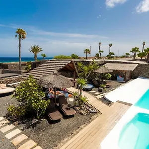 De Arrieta Village - Yurts And Stone - Shared Pool - Walking Distance To Arrieta - Eco Friendly Tabayesco